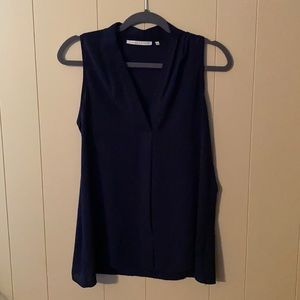 Size L Navy pleated v-neck sleeveless blouse